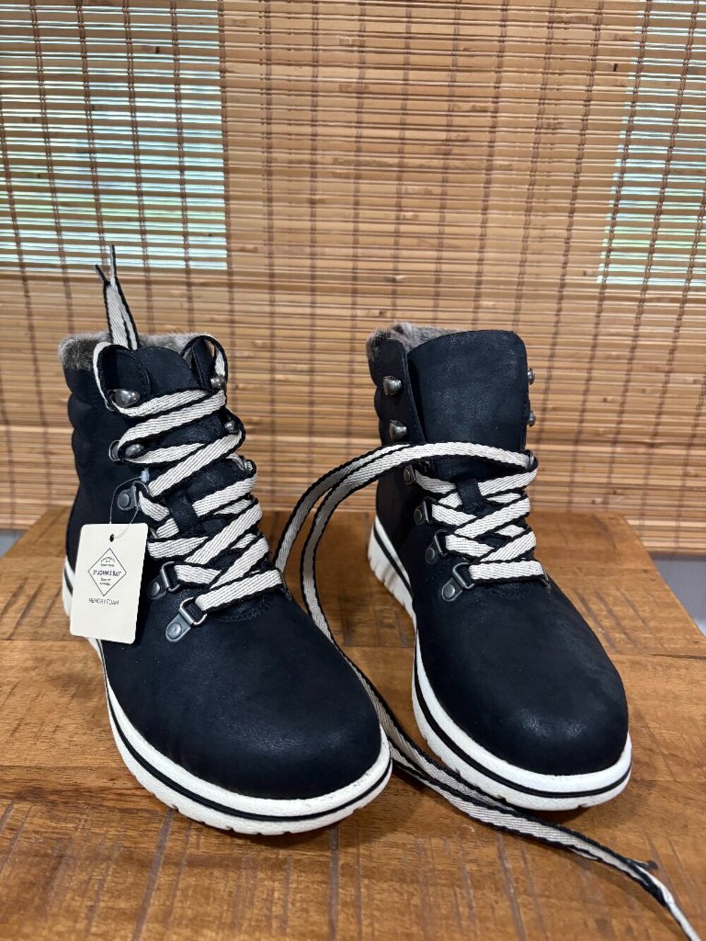 NWT St. Johns Bay Lace Up Boots Size 6.5 Black  SJB Hayward Black Boots